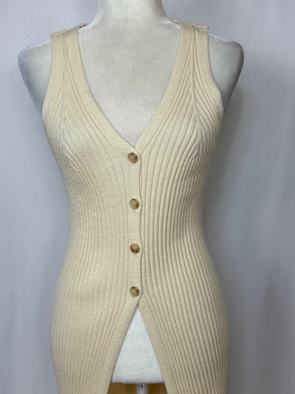 ASTR The Label Ribbed Sleeveless Long Cardigan Size Medium Cream - Picture 4 of 8